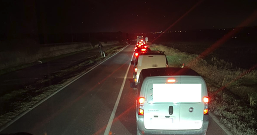 Pollenzo, code sulla Provinciale 7 per un’auto in panne Pollenzo, code sulla Provinciale 7 per un’auto in panne