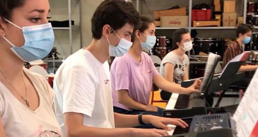 L'indirizzo musicale del Liceo Da Vinci di Alba è stato attivato tre anni fa. I primi allievi si preparano ad affrontare la quarta classe L'indirizzo musicale del Liceo Da Vinci di Alba è stato attivato tre anni fa. I primi allievi si preparano ad affrontare la quarta classe