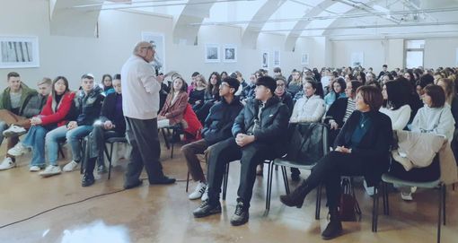 Gli studenti del Soleri-Bertoni a lezione di legalità con il giudice Fabrizio Aprile