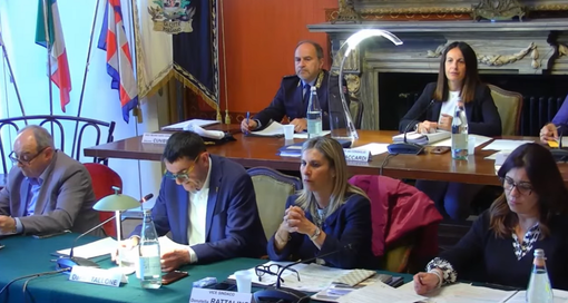 Il Consiglio Comunale di Fossano tiene viva la questione lavori pubblici e viabilità, con molti interventi sul territorio Il Consiglio Comunale di Fossano tiene viva la questione lavori pubblici e viabilità, con molti interventi sul territorio
