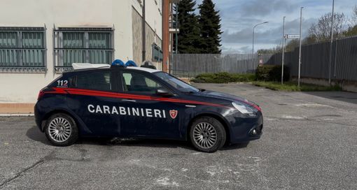 Si fingono Carabinieri e si fanno consegnare oro e denaro: arrestati due malfattori a Mondovì Si fingono Carabinieri e si fanno consegnare oro e denaro: arrestati due malfattori a Mondovì