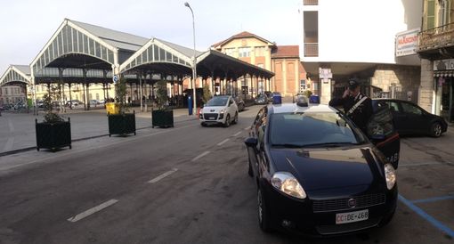 Fermati dai carabinieri a Manta: denunciati due sinti per furti in abitazione