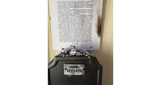 Incendiati fogli delle preghiere e tentativo di scasso alla chiesetta della Madonnina di Trinità