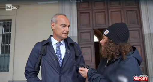 Da sx Alberto Bertone con la giornalista di Report Da sx Alberto Bertone con la giornalista di Report