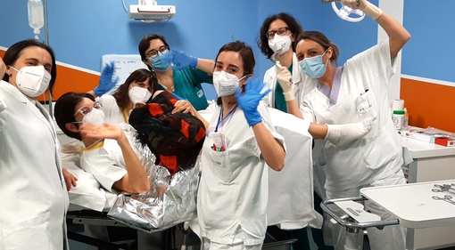 Lo staff del Blocco Parto dell'Ospedale "Michele e Pietro Ferrero" di Verduno Lo staff del Blocco Parto dell'Ospedale "Michele e Pietro Ferrero" di Verduno