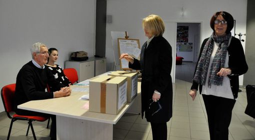 Il seggio in Croce rossa a Savigliano Il seggio in Croce rossa a Savigliano