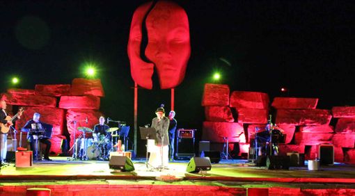 Le immagini dello spettacolo di Paolo Rossi, ieri sera, a Cervere