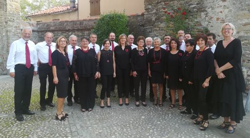 Consegnata la targa ufficiale della Regione per il montepremi del 44° Concorso Nazionale di Chitarra “Ansaldi” a Briaglia Consegnata la targa ufficiale della Regione per il montepremi del 44° Concorso Nazionale di Chitarra “Ansaldi” a Briaglia