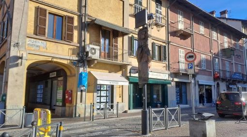 I cartelli della Ztl ancora coperti con i varchi elettronici su piazza del Popolo verso via Alfieri I cartelli della Ztl ancora coperti con i varchi elettronici su piazza del Popolo verso via Alfieri
