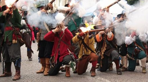 Un'immagine di una passata edizione di "Revello Maggio Castello"