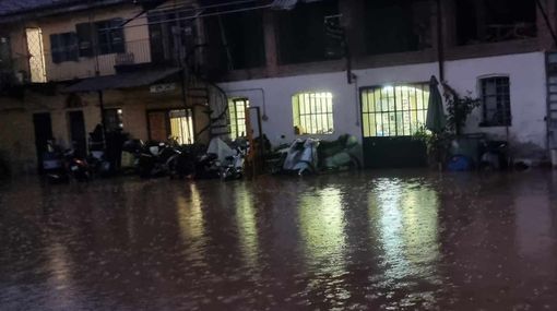L'officina di Beppe Pascolini, allagata L'officina di Beppe Pascolini, allagata