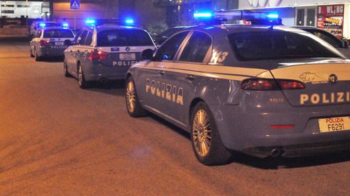 Cuneo, gesto folle nella notte: donna ubriaca lancia il cane dalla finestra