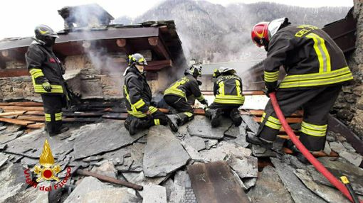 In fiamme abitazione in borgata Villaro di Acceglio, vigili del fuoco sul posto