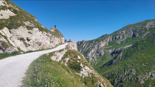 Dal 30 settembre stop ai veicoli a motore, dal lunedì al venerdì, sull'Alta Via del Sale Dal 30 settembre stop ai veicoli a motore, dal lunedì al venerdì, sull'Alta Via del Sale