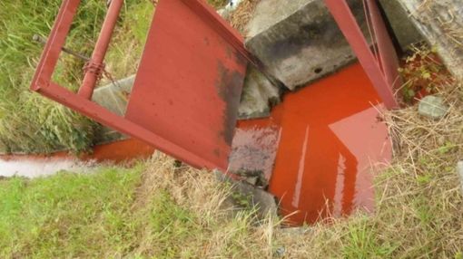Acque rosse nella bealera tra Cervasca e Cuneo: individuato il responsabile, sarà sanzionato Acque rosse nella bealera tra Cervasca e Cuneo: individuato il responsabile, sarà sanzionato