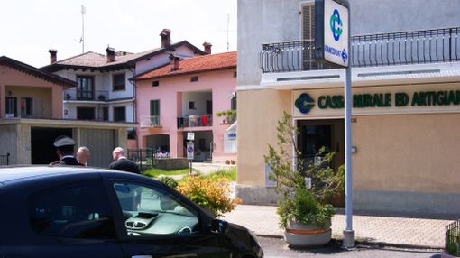 La filiale presa di mira (foto Francesco Ameglio)