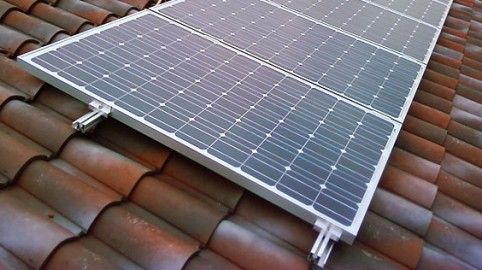 Aggiudicati con un mega ribasso i lavori per il fotovoltaico di Genola