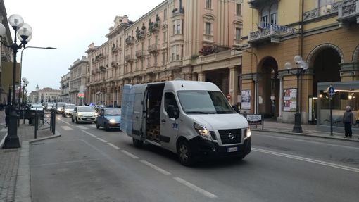 "Il carcere non è una discarica in cui buttare gli scarti della società": il corteo del Movimento Rebeldies arriva in centro a Cuneo (VIDEO)