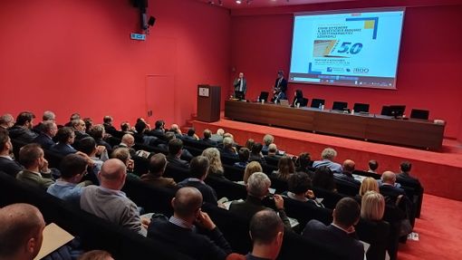 Transizione 5.0: a Cherasco partecipato incontro sugli incentivi per far crescere le aziende mettendo al centro la sostenibilità Transizione 5.0: a Cherasco partecipato incontro sugli incentivi per far crescere le aziende mettendo al centro la sostenibilità