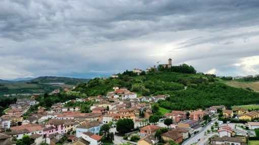 Santa Vittoria d’Alba vista dalla fotocamera di Agostino Angeli Santa Vittoria d’Alba vista dalla fotocamera di Agostino Angeli