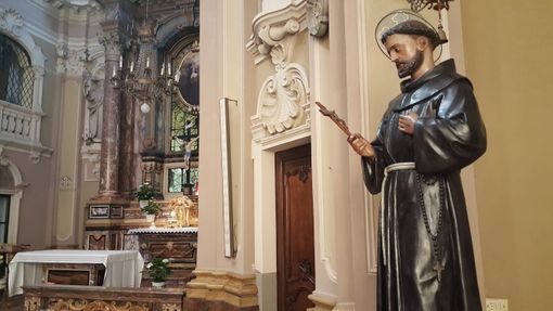 Statua di San Francesco, chiesa delle Clarisse, a Bra Statua di San Francesco, chiesa delle Clarisse, a Bra