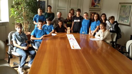 Bra: in municipio i partecipanti di "Colori...amo la città" Bra: in municipio i partecipanti di "Colori...amo la città"