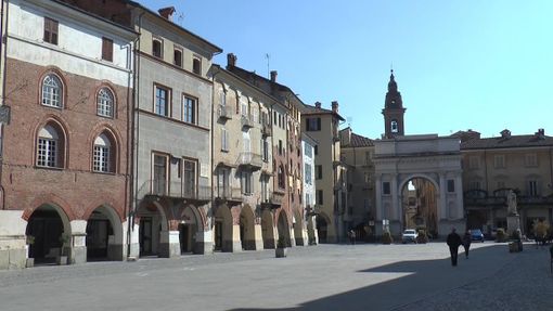 Piazza Santarosa a Savigliano Piazza Santarosa a Savigliano