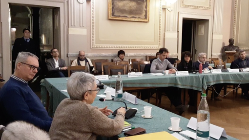 Il centrosinistra monregalese interroga il consiglio su alloggi sfitti e osservatori permanenti