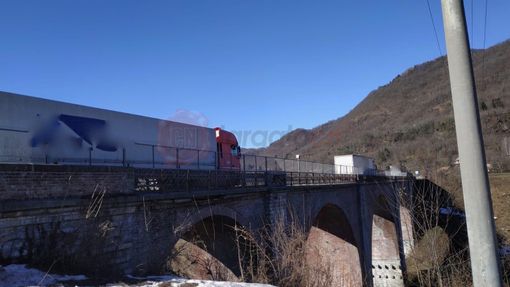 Ponte dell'Olla a Gaiola: senso unico alternato domenica 1° e 8 marzo sulla statale 21 "della Maddalena"