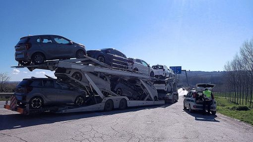 La Morra, più controlli sul traffico pesante della SP7: cinquanta le violazioni al Codice della Strada rilevate dalla polizia Locale La Morra, più controlli sul traffico pesante della SP7: cinquanta le violazioni al Codice della Strada rilevate dalla polizia Locale