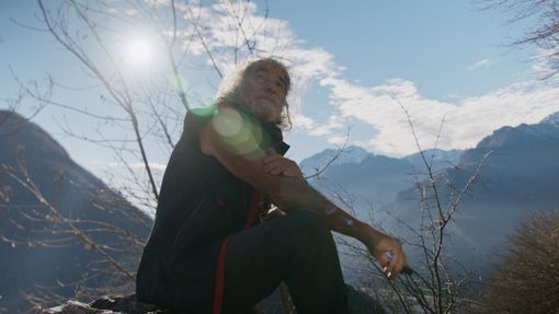 Lo scrittore Mauro Corona