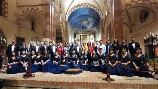 Grande successo per il concerto del Coro del Teatro Nazionale dell’Opera Cinese all’Abbazia di Staffarda Grande successo per il concerto del Coro del Teatro Nazionale dell’Opera Cinese all’Abbazia di Staffarda