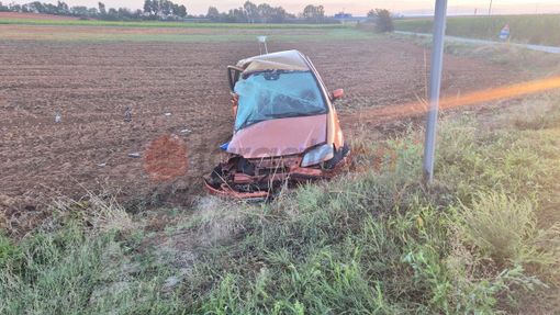 Magliano Alpi, grave incidente sulla Sp 191: tre feriti, uno intrappolato nell’auto