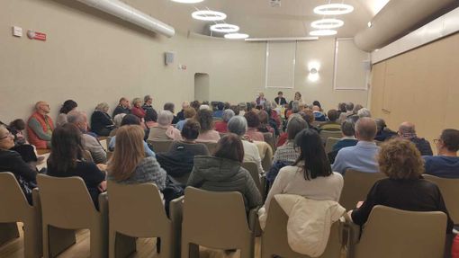 Alba, grande successo per il primo incontro di "In Comune" dedicato alle DAT