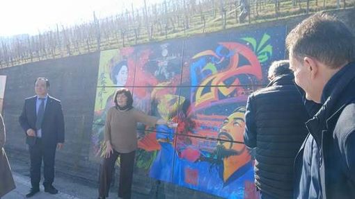 Barolo brinda alla luna: arte e cultura cinese incontrano il vino delle Langhe Barolo brinda alla luna: arte e cultura cinese incontrano il vino delle Langhe