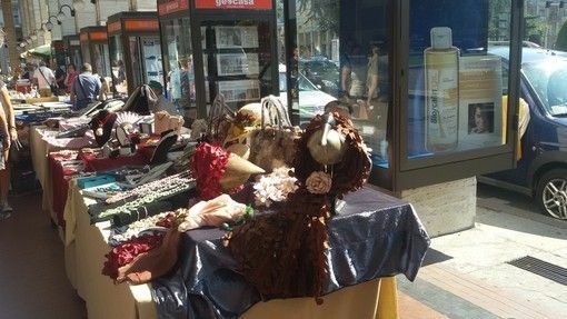 Cuneo, il mercato “Trovarobe” a rischio per il divieto di parcheggio in piazza Europa Cuneo, il mercato “Trovarobe” a rischio per il divieto di parcheggio in piazza Europa