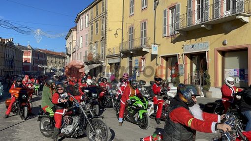 Ampia partecipazione per l'evento solidale dei &quot;Babbi Bikers&quot; a Mondovì, gli organizzatori: &quot;Grazie di cuore a tutti&quot;