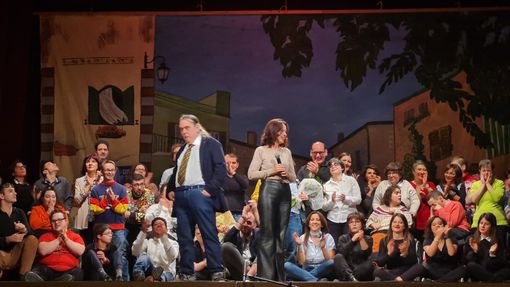 Federica Barbero sul palco del Sociale di Nizza Monferrato per lo spettacolo che ha avuto come ospite Albano Carrisi