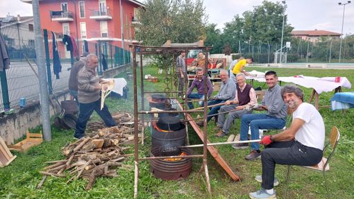 Distribuiti quasi cento chili di caldarroste a Beinette