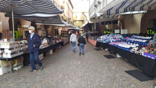 Cancellati gli appuntamenti ordinari dei mercati albesi di Natale e Capodanno Cancellati gli appuntamenti ordinari dei mercati albesi di Natale e Capodanno