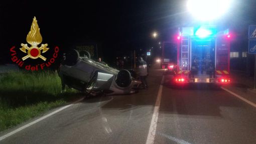L'auto capottata ieri sera a Beinette