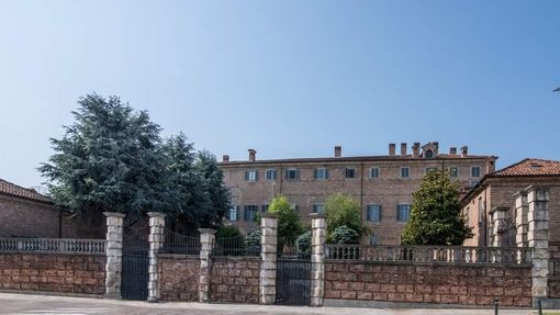 Il Palazzo Vescovile Il Palazzo Vescovile