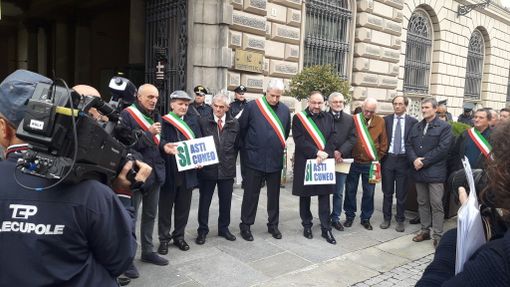 Alberto Cirio sull’Asti-Cuneo: “Eventuali sanzioni di Bruxelles sarebbero letali” Alberto Cirio sull’Asti-Cuneo: “Eventuali sanzioni di Bruxelles sarebbero letali”