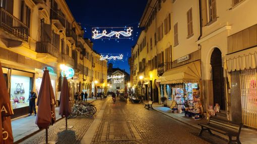 Bra: la città si illumina in attesa del Natale Bra: la città si illumina in attesa del Natale