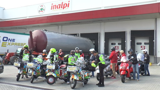 Il “Giro d’Italia in Vespa” è arrivato all'Inalpi di Moretta (Guarda il video e la fotogallery)