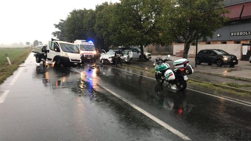 Bra, frontale in via Don Orione: due feriti a Verduno per accertamenti