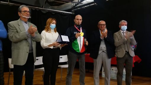 Gli auguri di Natale alle associazioni morettesi con Diego Colombari