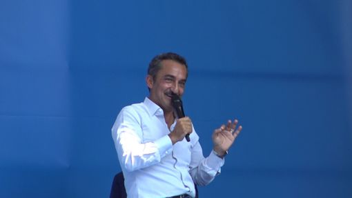 Nicola Savino sul palco del Festival della TV e nuovi media di Dogliani