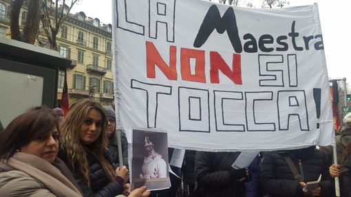 La protesta delle maestre diplomate in tutta Italia: "Arriveremo anche al blocco degli scrituni"