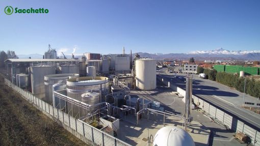 Gli impianti della Sacchetto di Lagnasco, tra le maggiori realtà nazionali per la produzione di distillati e prodotti a base alcolica (dal sito web aziendale)